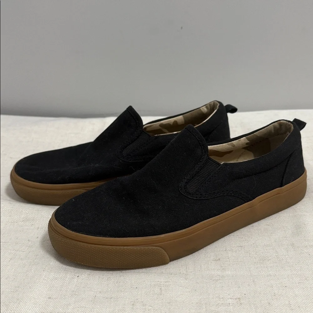 Old Navy Gender Neutral Black Slip-On Sneakers size 4